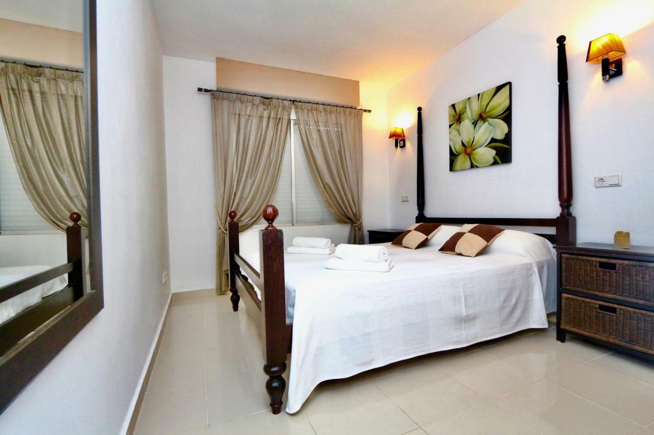 Apartamento 3- Bedroom In The Centre Of With Living Room, 1 Bathroom.